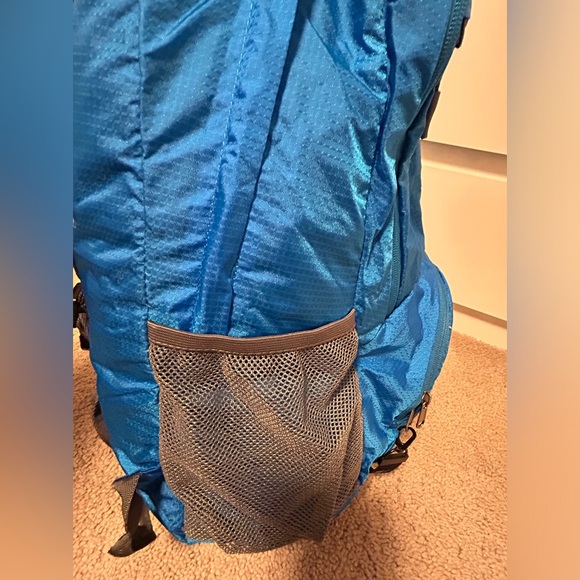 Travel backpack - Picture 4 of 7